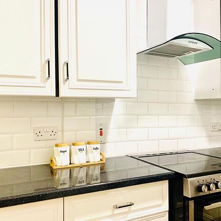 Cosy 2 Bedroom Apartment In Swiss Cottage. London Luaran gambar