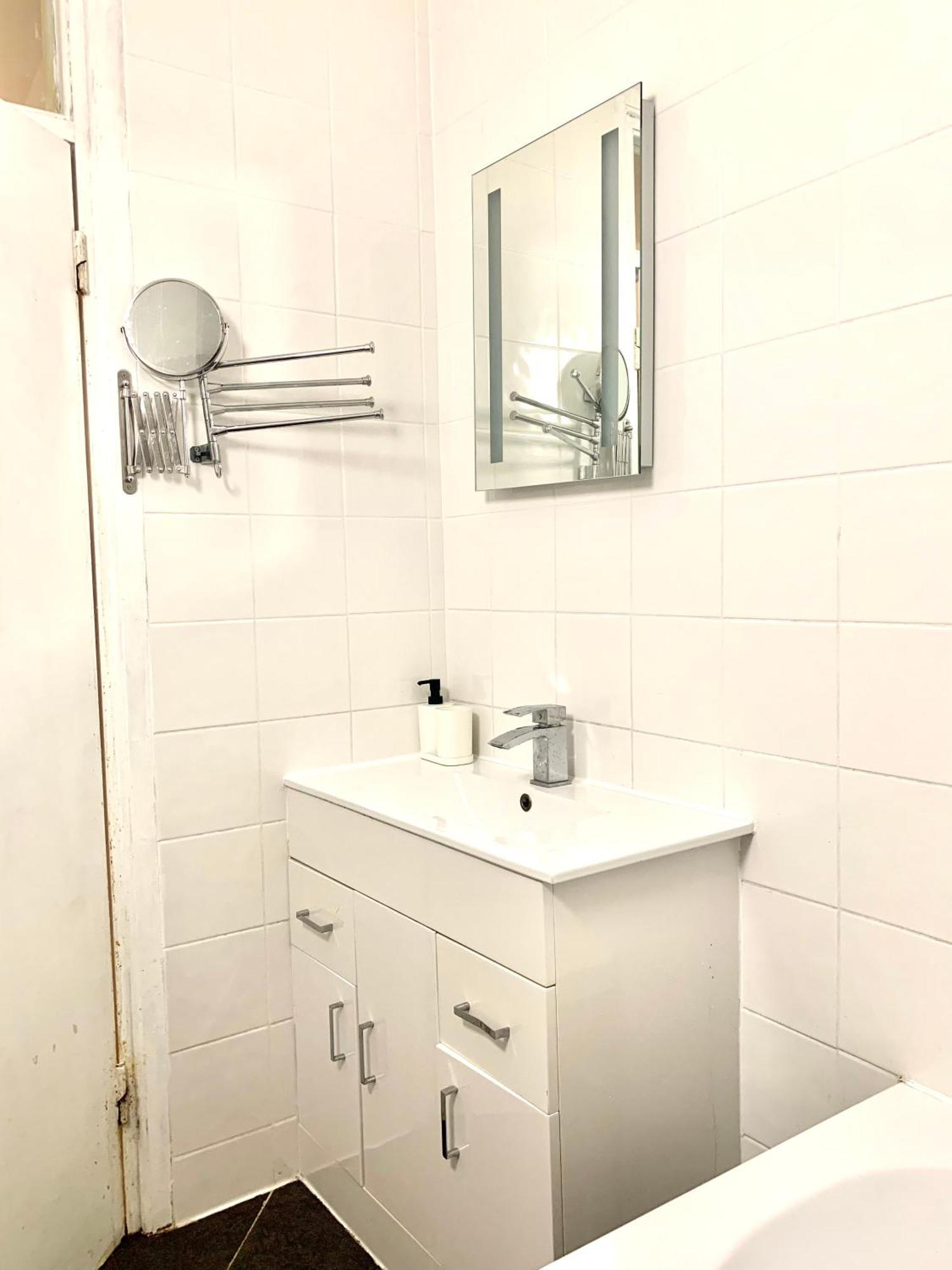 Cosy 2 Bedroom Apartment In Swiss Cottage. London Luaran gambar