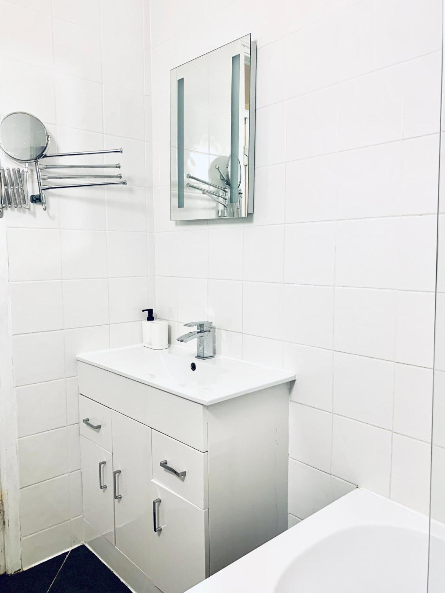 Cosy 2 Bedroom Apartment In Swiss Cottage. London Luaran gambar